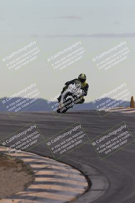 media/Sep-21-2025-Race Pace (Sun) [[98bf33ef95]]/Non Verified/1-Turns 9 and 10 (8am)/